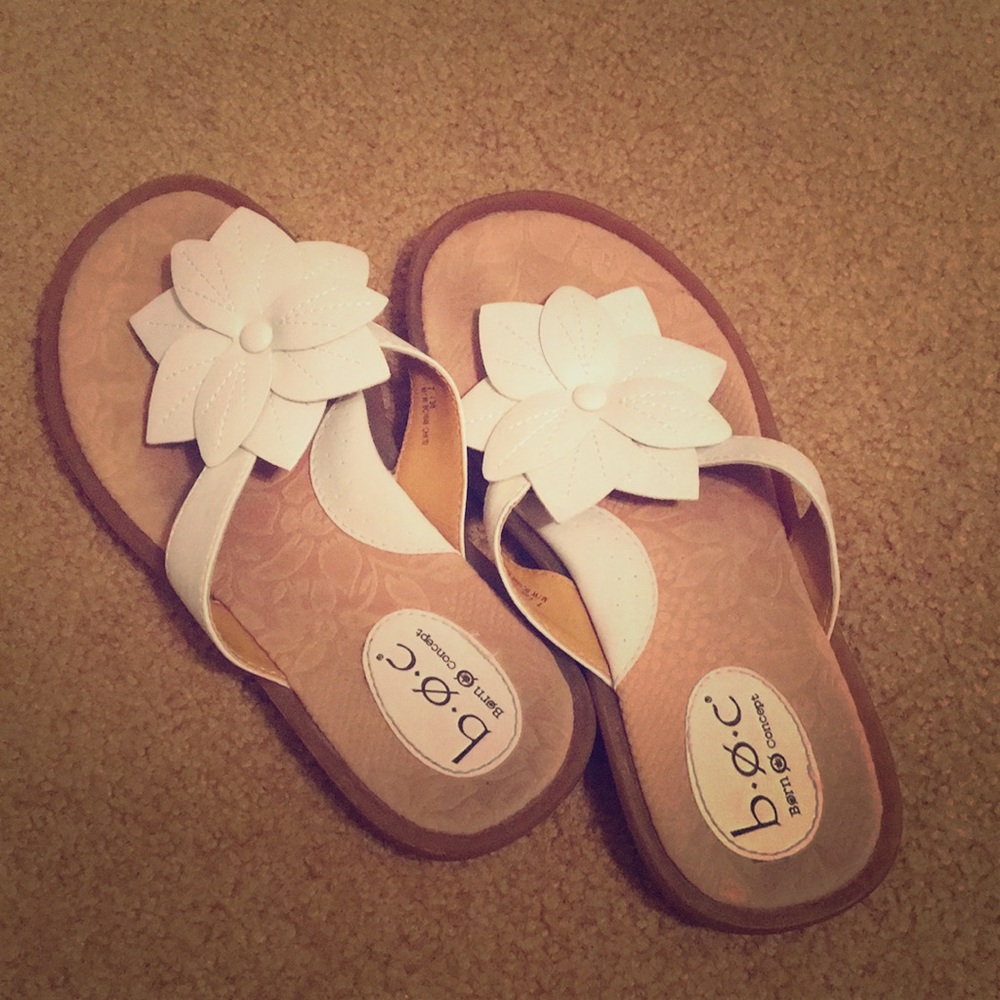Born flower sandals